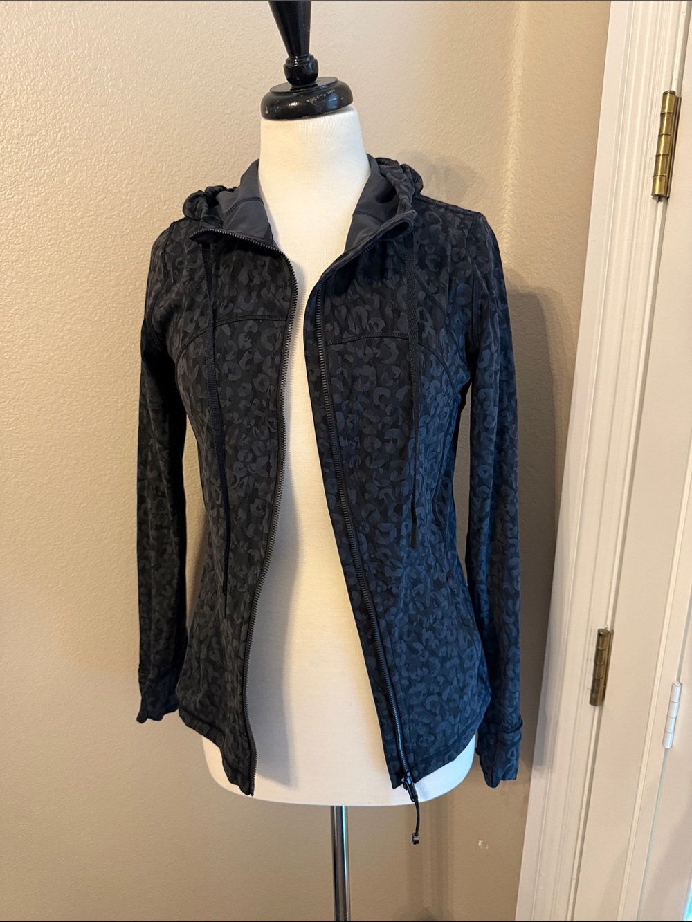 Lululemon Women's Black Leopard Print Zip Hoodie Jacket